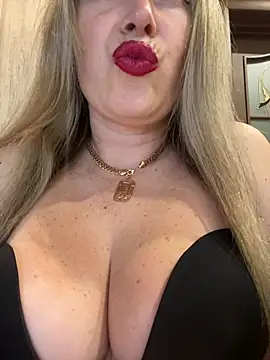 Kittenforyou online show from 02.18.26