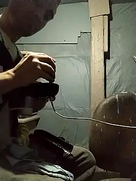 Snapshot of Wero4200 chatting on 11.08.25 Wero4200 online show from 11.08.25