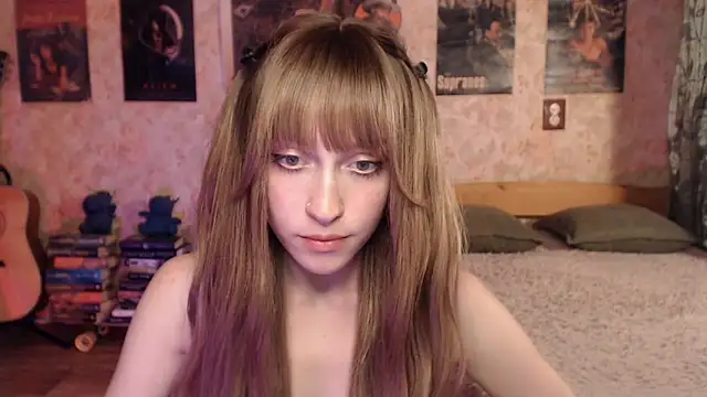 Snapshot of Friendly_Ellie chatting on 06.15.26 Friendly Ellie online show from 06.15.26