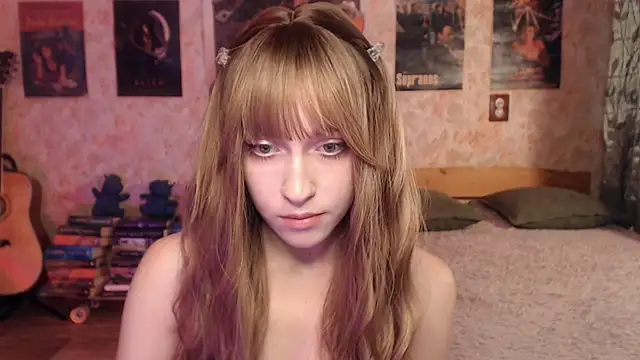 Snapshot of Friendly_Ellie chatting on 07.18.26 Friendly Ellie online show from 07.18.26