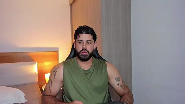 Snapshot of Justyn_Torres chatting on 02.17.25 Justyn Torres online show from 02.17.25