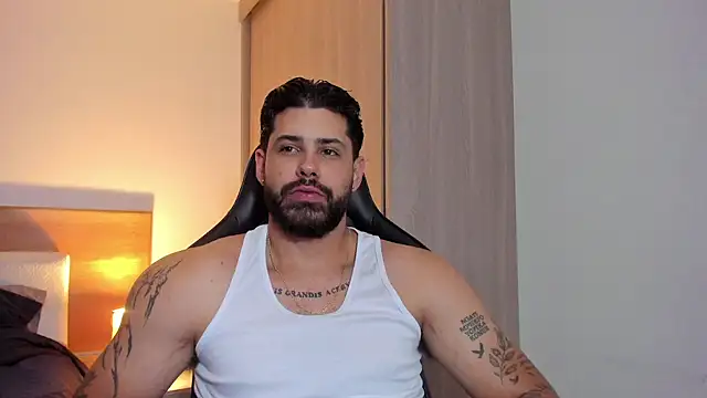 Snapshot of Justyn_Torres chatting on 03.11.25 Justyn Torres online show from 03.11.25