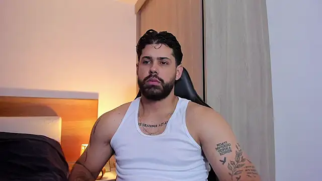 Snapshot of Justyn_Torres chatting on 03.11.25 Justyn Torres online show from 03.11.25