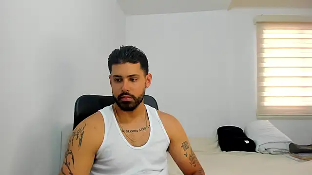 Snapshot of Justyn_Torres chatting on 09.10.25 Justyn Torres online show from 09.10.25