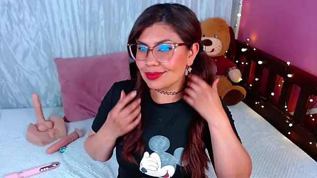 Queenamazon1 online show from 10.28.25