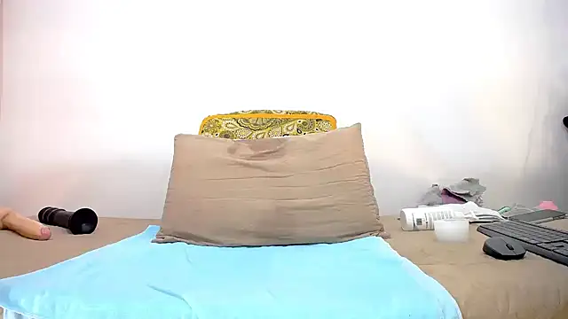 isabella-yumm online show from 12.15.24