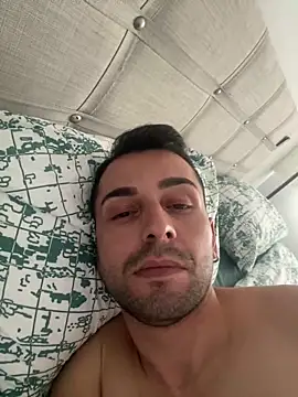 Snapshot of Emre-34 chatting on 11.06.25 Emre-34 online show from 11.06.25