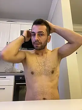 Snapshot of Emre-34 chatting on 11.09.25 Emre-34 online show from 11.09.25