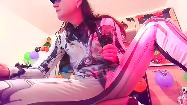 Snapshot of Ace_of_devil chatting on 10.30.25 Ace of devil online show from 10.30.25