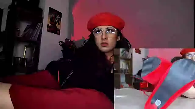 Snapshot of Scarlett_Sen chatting on 09.20.25 Scarlett Sen online show from 09.20.25