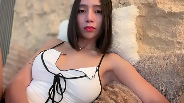 GenesisCastillano online show from 04.21.26