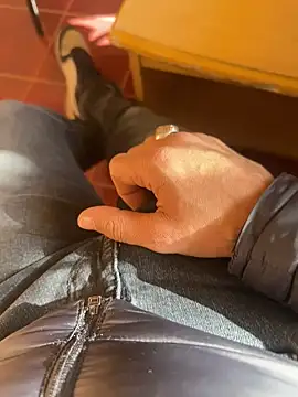 MAHKE12 online show from 11.27.25