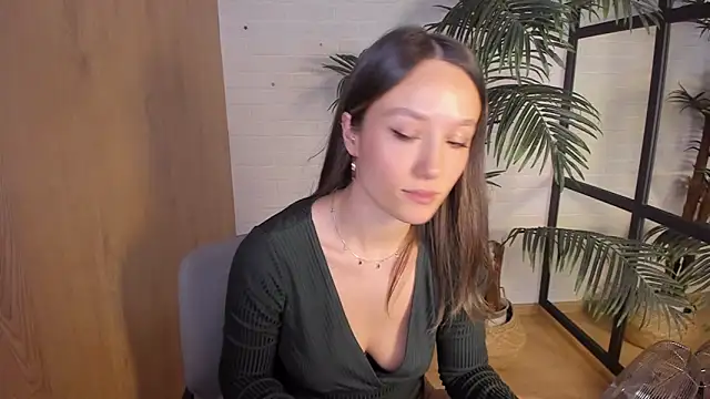 Snapshot of AgnesGoddess chatting on 12.14.24 AgnesGoddess online show from 12.14.24