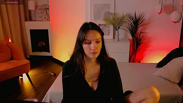 Snapshot of AgnesGoddess chatting on 10.01.25 AgnesGoddess online show from 10.01.25