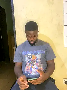 Snapshot of vannycov chatting on 09.29.25 vannycov online show from 09.29.25