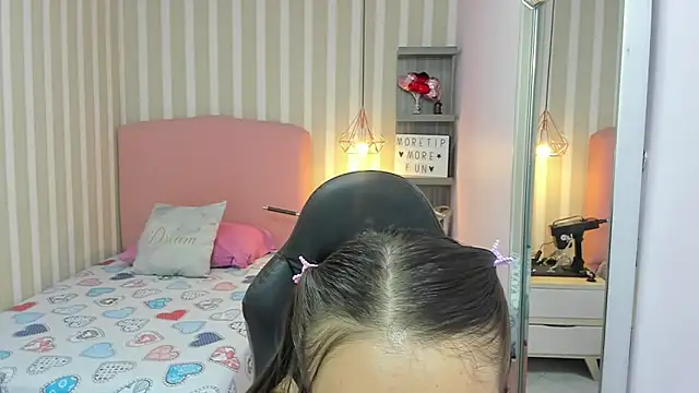 LORELAIGIVEN online show from 01.10.25
