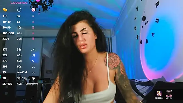 Snapshot of MichelleSwanX chatting on 09.26.25 MichelleSwanX online show from 09.26.25