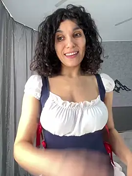 Snapshot of _CurlySue_ chatting on 02.27.25  CurlySue  online show from 02.27.25