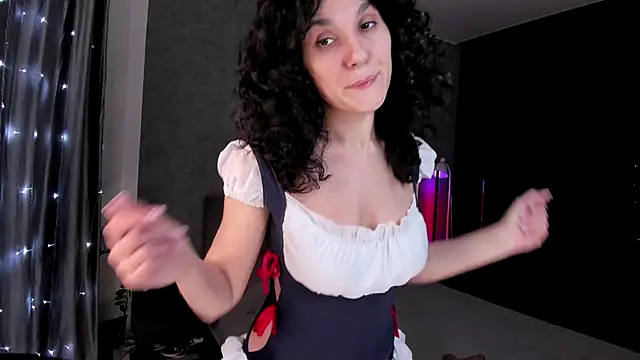 Snapshot of _CurlySue_ chatting on 02.28.26 CurlySue online show from 02.28.26