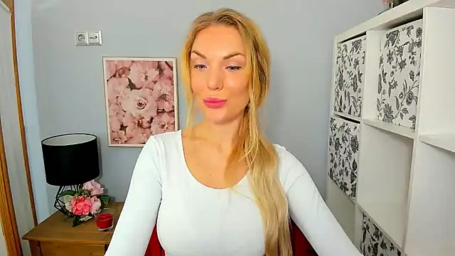 AulloraHoney online show from 12.03.24