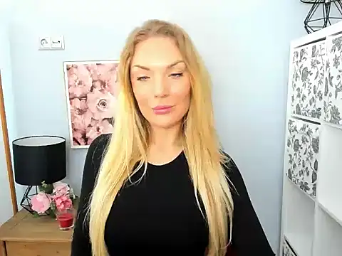 AulloraHoney online show from 03.10.25