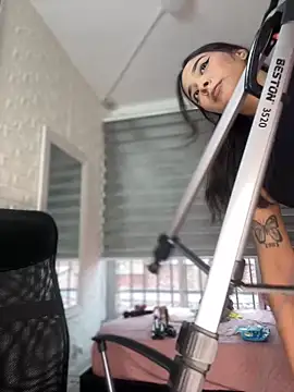 Snapshot of Little_Amber6 chatting on 02.16.25 Little Amber6 online show from 02.16.25