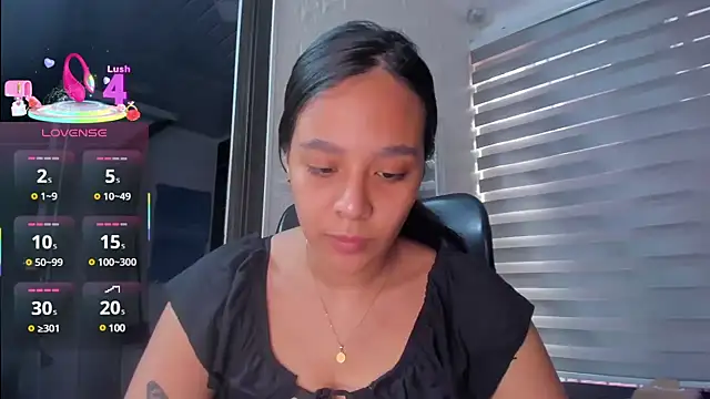 Snapshot of Little_Amber6 chatting on 03.07.25 Little Amber6 online show from 03.07.25