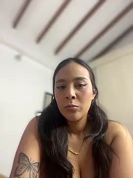 Snapshot of Little_Amber6 chatting on 03.12.25 Little Amber6 online show from 03.12.25