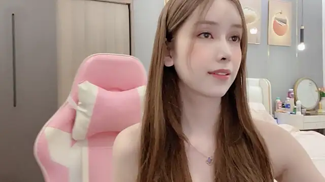 Snapshot of ANNA102 chatting on 01.09.25 ANNA102 online show from 01.09.25