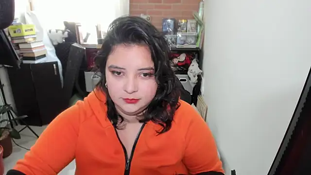 Snapshot of aika-dreams chatting on 10.08.25 aika-dreams online show from 10.08.25