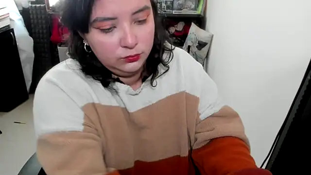 Snapshot of aika-dreams chatting on 10.21.25 aika-dreams online show from 10.21.25