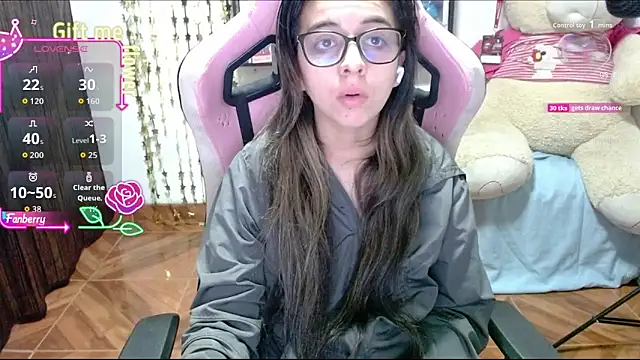 Maggie Fox3 online show from 10.10.25