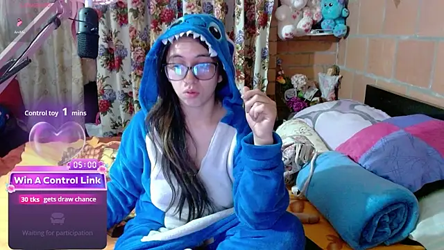 Maggie Fox3 online show from 04.10.26