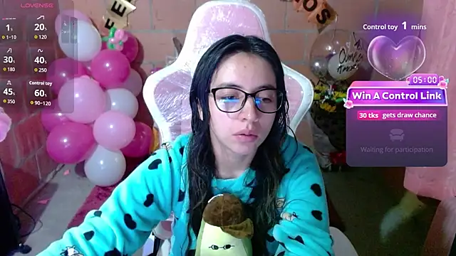 Snapshot of Maggie_Fox3 chatting on 06.03.26 Maggie Fox3 online show from 06.03.26