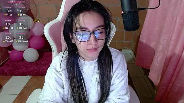 Snapshot of Maggie_Fox3 chatting on 06.21.26 Maggie Fox3 online show from 06.21.26