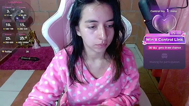 Snapshot of Maggie_Fox3 chatting on 07.19.26 Maggie Fox3 online show from 07.19.26