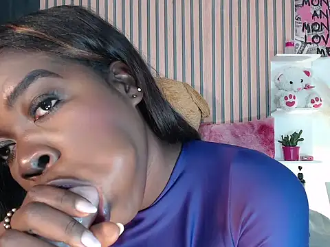 Snapshot of karinacortes chatting on 10.09.25 karinacortes online show from 10.09.25