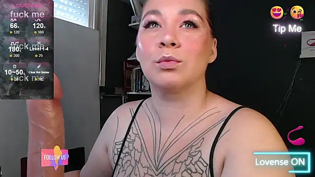 Snapshot of Enotika chatting on 02.27.25 Enotika online show from 02.27.25