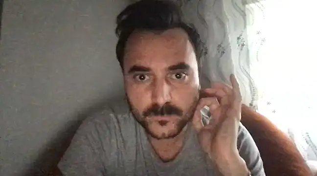 Snapshot of Consensustr chatting on 01.04.25 Consensustr online show from 01.04.25