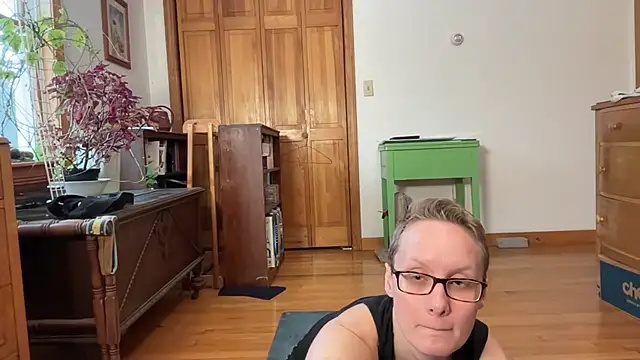 LeahWilde online show from 02.16.25