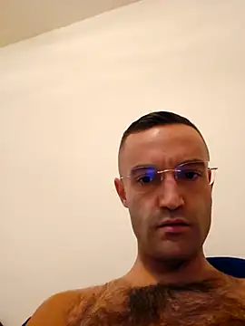 Snapshot of enricso chatting on 09.30.25 enricso online show from 09.30.25