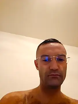 Snapshot of enricso chatting on 10.01.25 enricso online show from 10.01.25
