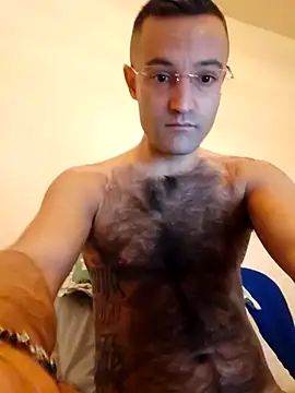 Snapshot of enricso chatting on 10.15.25 enricso online show from 10.15.25
