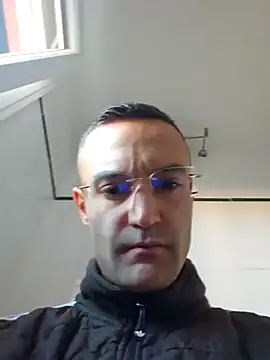 Snapshot of enricso chatting on 10.18.25 enricso online show from 10.18.25