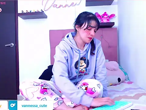 Vannessa  Shy online show from 10.23.25