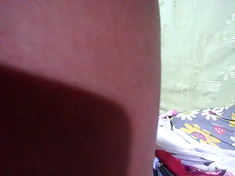 Snapshot of Alora-shine chatting on 03.19.25 Alora-shine online show from 03.19.25