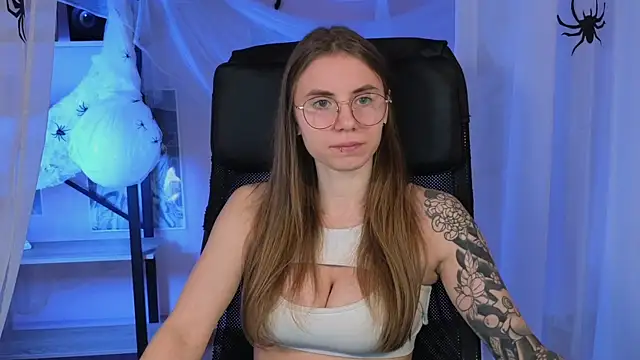  AnnaStark  online show from 10.30.25