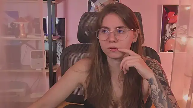 Snapshot of _AnnaStark_ chatting on 06.17.26 AnnaStark online show from 06.17.26