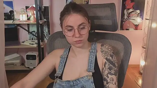 Snapshot of _AnnaStark_ chatting on 07.14.26 AnnaStark online show from 07.14.26