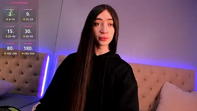NickieRainer online show from 01.17.25